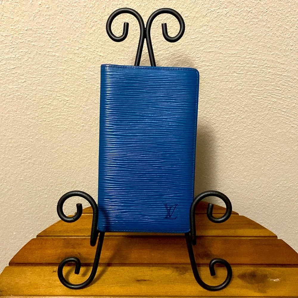 Louis Vuitton long wallet or checkbook cover in blue Epi leather, Authentic